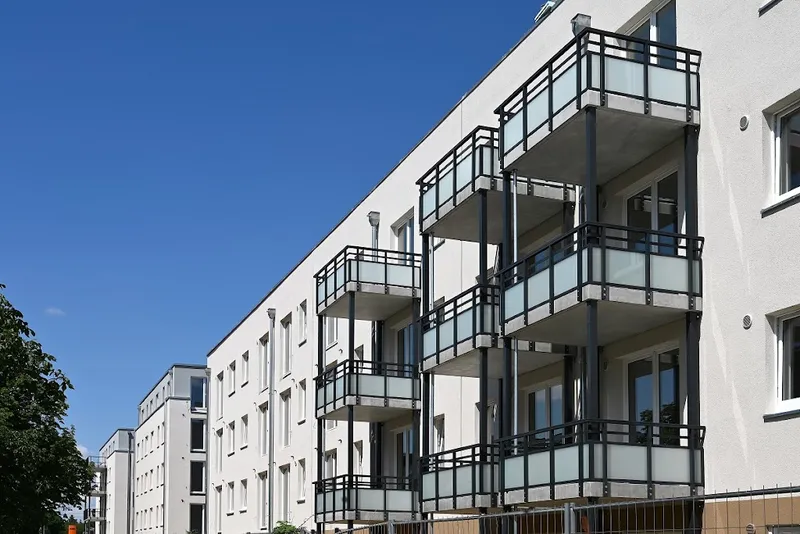 Moderne 1-Zimmer -Wohnung mit großem Balkon und optimaler Verkehrsanbindung gesucht? — photo 1